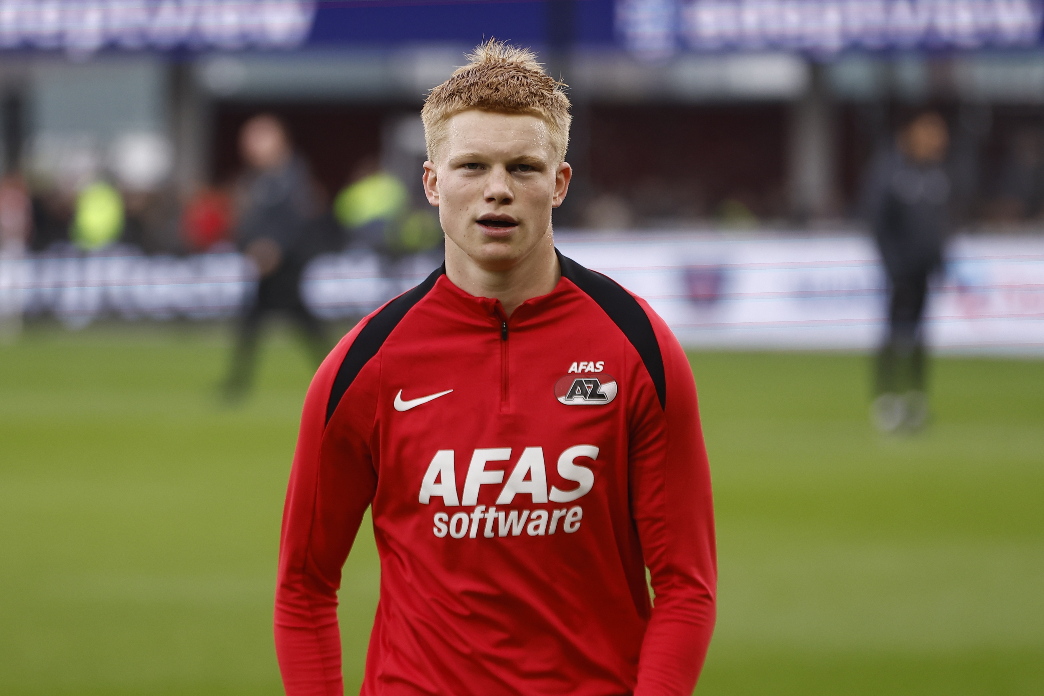 博鱼体育官方网站-科曼：斯米特的传球、无球跑动、大局观，确实和佩德里有相似之处